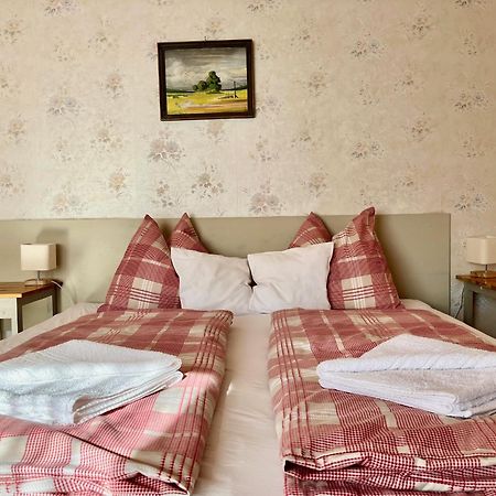 Borbaratok Vendeghaz Hotel Villány Buitenkant foto