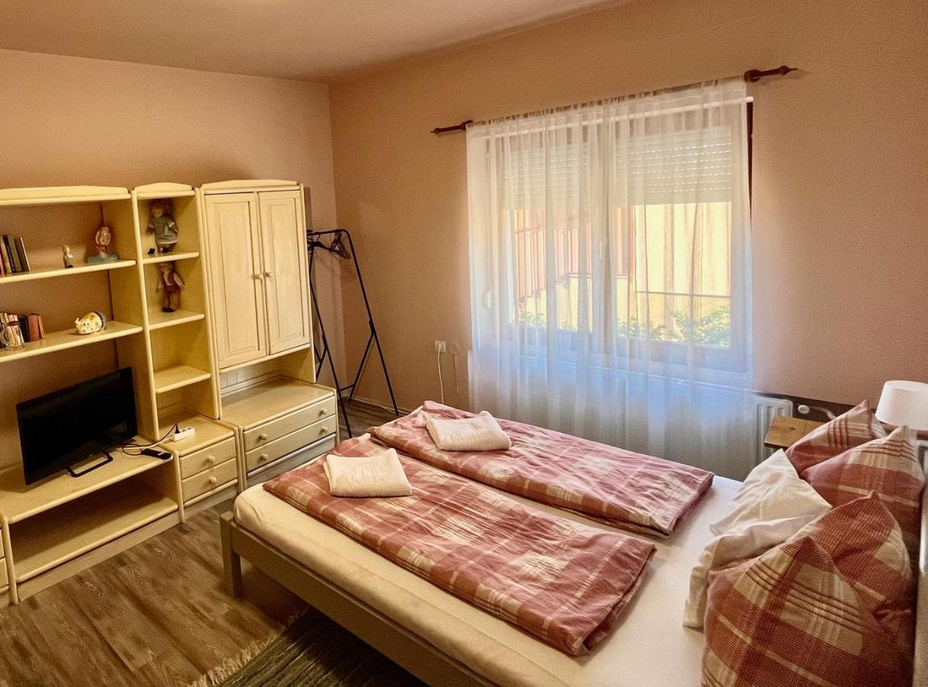 Borbaratok Vendeghaz Hotel Villány Buitenkant foto