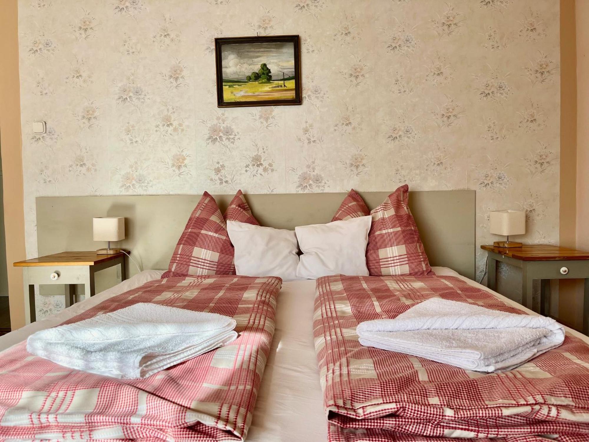 Borbaratok Vendeghaz Hotel Villány Buitenkant foto